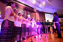 Bấm vào hình để xem slide Show