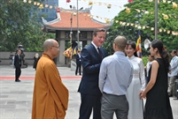 Bấm vào hình để xem slide Show
