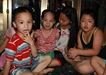 Chữ viết của cô bé không tay, không chân