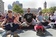 Thousands meditate with Zen Buddhist monk