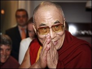 Đức Dalai Lama bố thí hết khoản tiền có được từ Vương quốc Anh