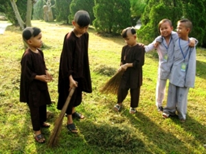 Vì sao người xuất gia phải trải qua giai đoạn làm chú tiểu?