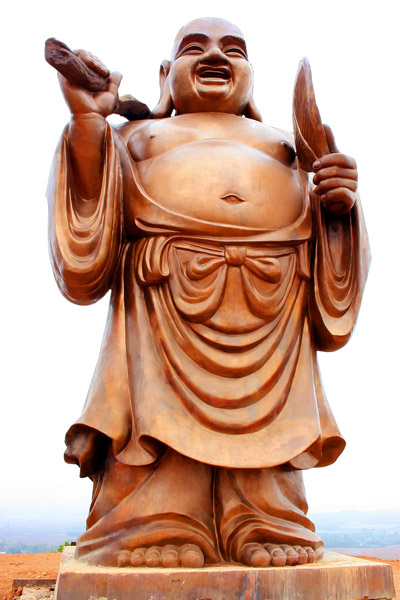 Bức tượng Phật Di Lặc bằng đồng lớn nhất.