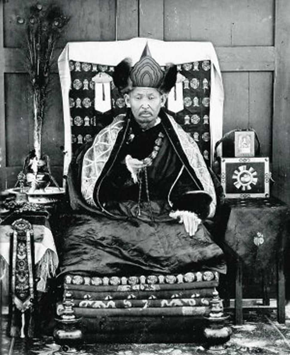 The body of Dashi-Dorzho Itigilov, a Buryat Buddhist lama of the Tibetan Buddhist tradition, was found perfectly preserved after his own death in 1927.